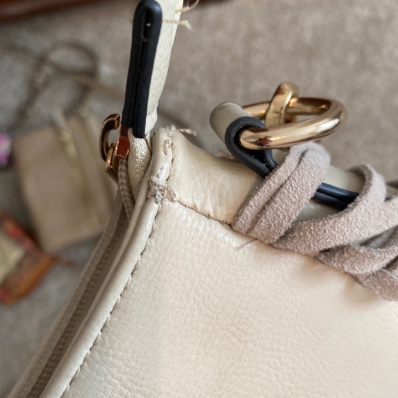 Fringed crossbody - Picture 11 of 11